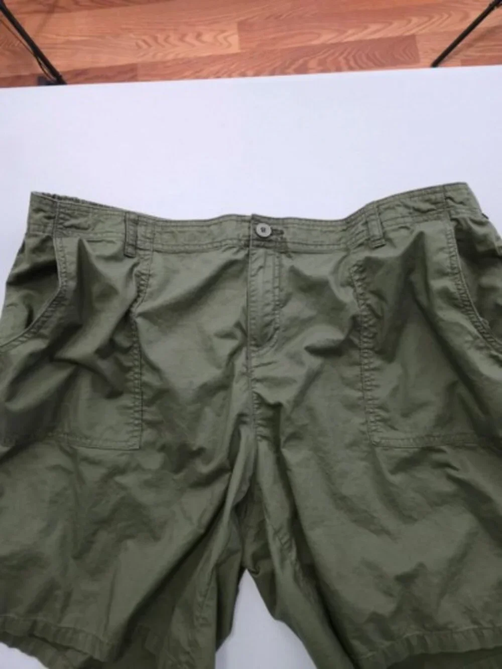 NWOT Liz Claiborne Army Green Utility Shorts 18W